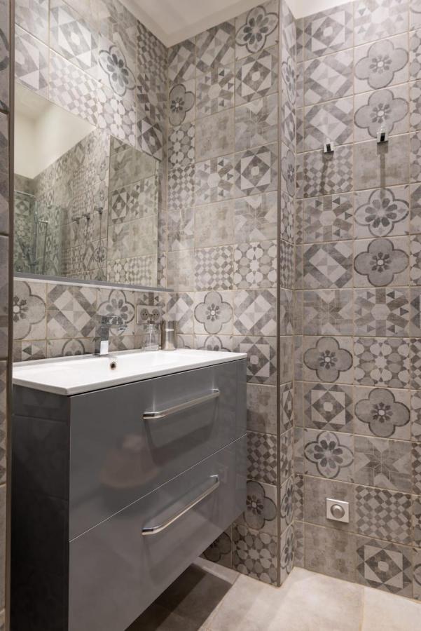 Latelier 2Br W Ac At 4 Min From The Beaches Of Old Nice Welkeys Dış mekan fotoğraf